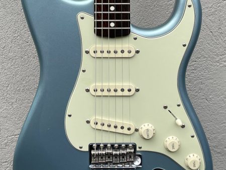 2001 Fender American Vintage  62 Stratocaster Ice Blue Metallic Discount